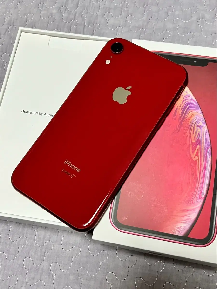 Apple iPhone XR レッド　値下げ⭕️ Amazon.com: Apple iPhone XR, US Version, 128GB, Red - AT&T